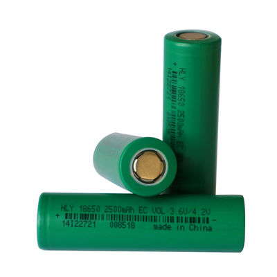 Batterie 3.7v 18650 2500mah rechargeable du haut débit 3C pour la lampe-torche lumineuse