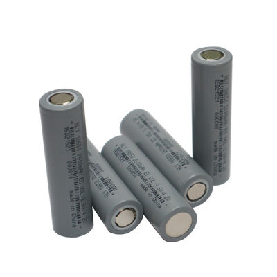 Cellule de puissance élevée batteries de Li Ion 2600mah 18650 de 3,6 volts pour le stockage de l'énergie